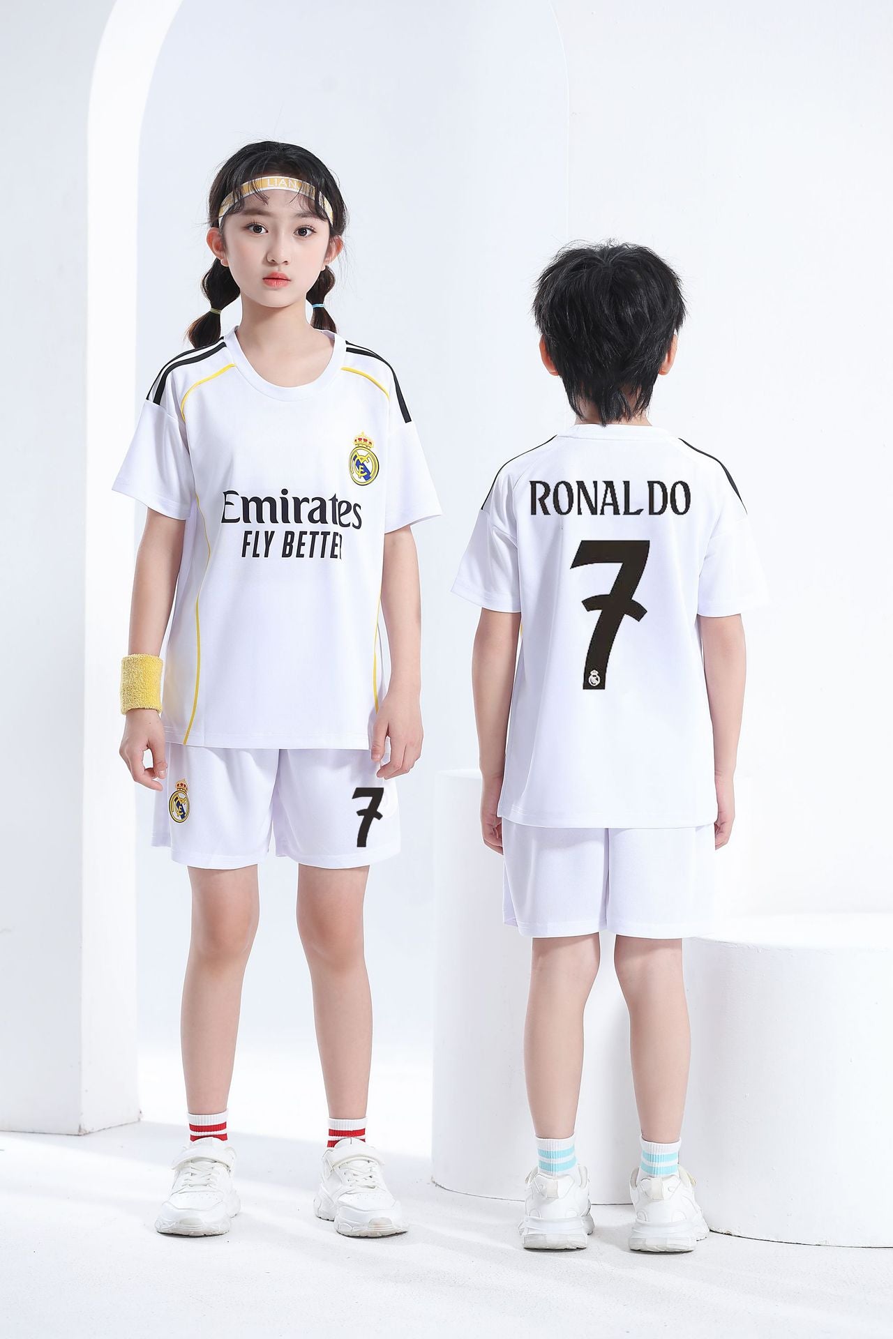 Set maglia e pantaloncini da calcio per bambini Real Madrid – Cristiano Ronaldo